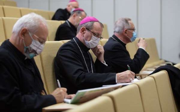 Polish bishops: Communion in the hand acceptable amid pandemic