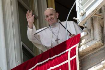 Pope Francis prays for people affected by California wildfires