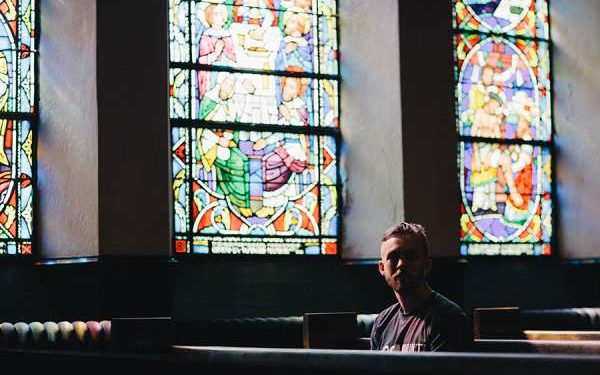Poll: Young adults more likely than older Catholics to accept all of Church teaching