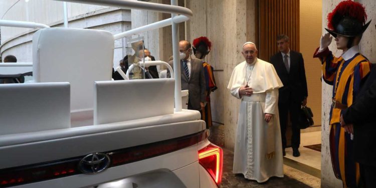Vatican Inducts Zero-Emission Toyota Mirai Hydrogen FCV As the New Official Popemobile
