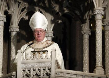 Group of U.S. Catholic bishops urges support for LGBT youth |