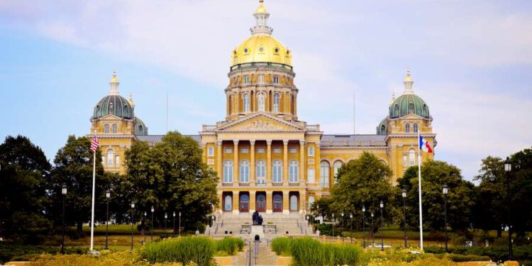 Iowa lawmakers advance constitutional amendment to exclude ‘right to abortion’