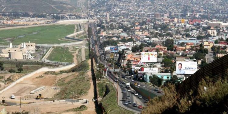 Call for probe after possible massacre of migrants on US-Mexico border