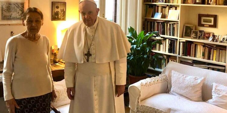 Pope Francis visits writer and Holocaust survivor in Rome
