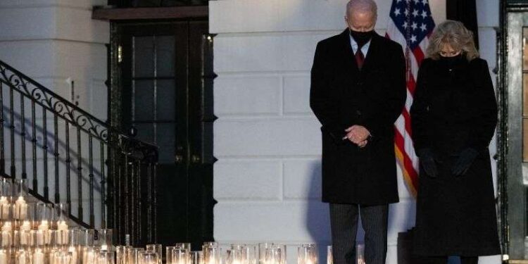 US president leads nation in mourning pandemic toll