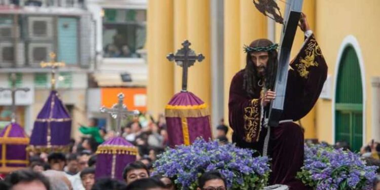 Macau Catholics defy pandemic for Lord Jesus festival