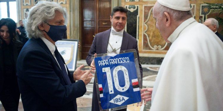 Pope Francis to soccer players: 'The most beautiful victories are those you win as a team' – Catholic News Agency