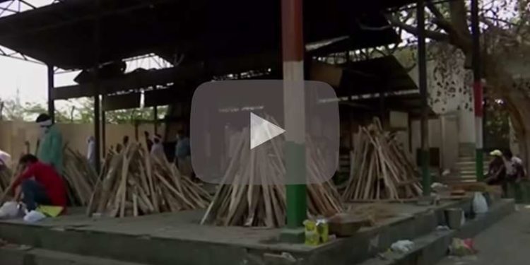 India struggles to dispose of Covid dead