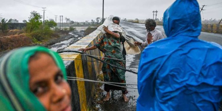 Cyclone kills 50, damages thousands of homes in India