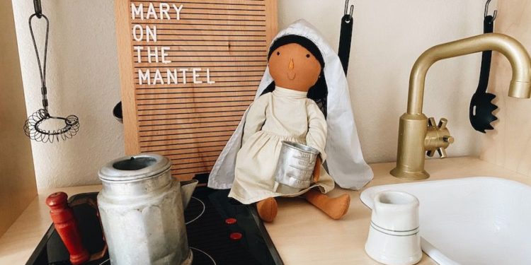 'Mary on the Mantel'? Think 'Elf on the Shelf', but Catholic – Catholic News Agency