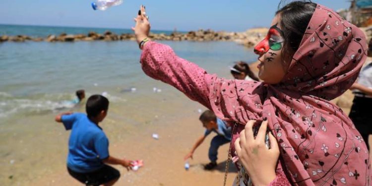 Church ‘smile therapy’ helps Palestinian women cope with pressure