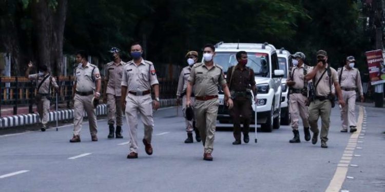 Indian states to resolve border row after deadly clash