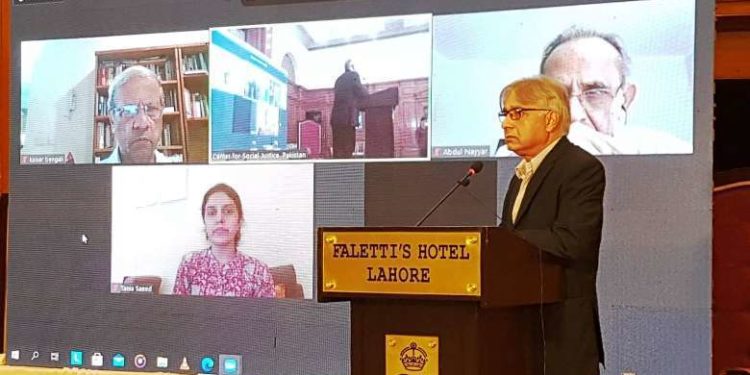 Islamic instruction stirs fears over Pakistan’s school curriculum