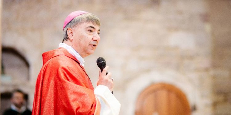 Catholic archbishop appeals for an end to mafia violence