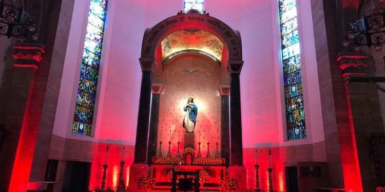 Filipinos honor persecuted Christians on Red Wednesday