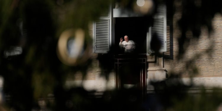 Pope seeks diplomatic end to Russian tensions over Ukraine