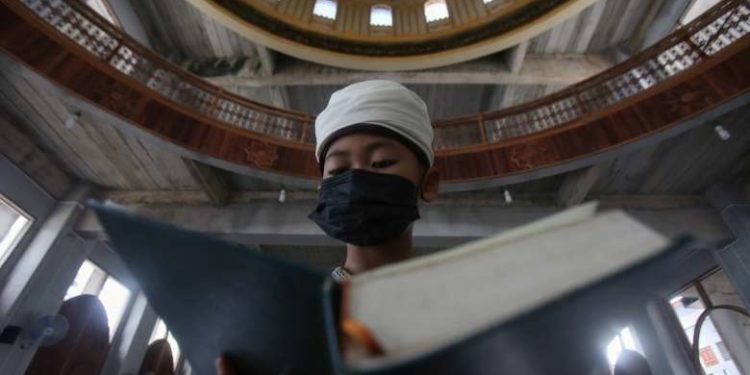 Three Islamist insurgents killed in Thai mosque shootout