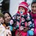 Ukrainian refugees find help in Polish border towns