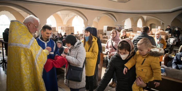 Across Europe, Ukrainian exiles pray for peace back home