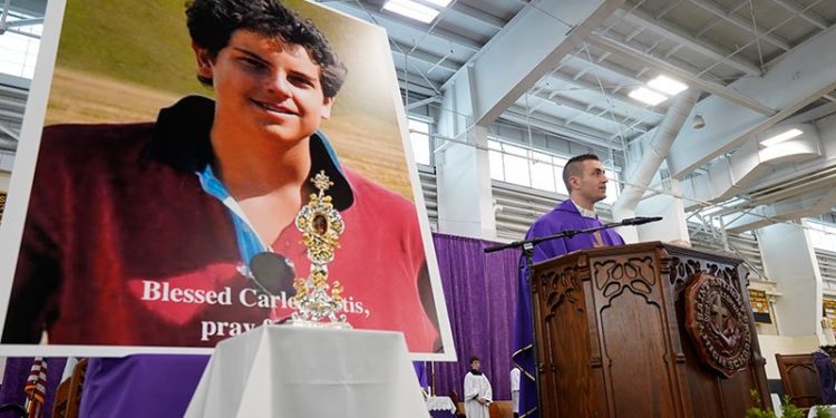 Archbishop brings relic of Blessed Acutis to U.S.