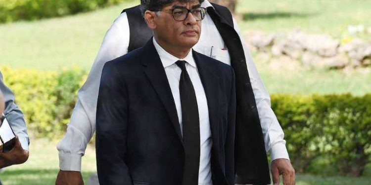 Pakistan president wants election date set as crisis deepens