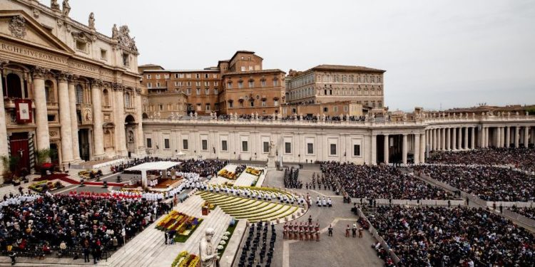 How the tradition of Dutch flowers at the pope’s Easter Sunday Mass was saved
