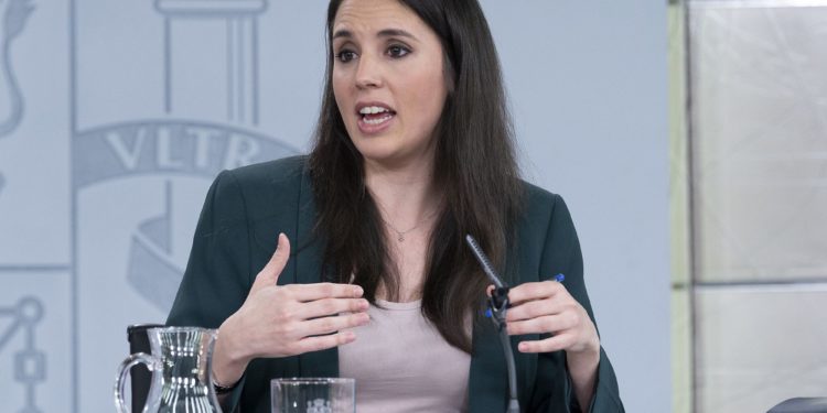 Spanish bill would allow girls 16 and 17 to get an abortion without parental consent