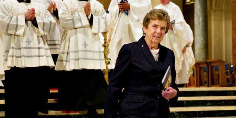US nun honored for years of advocacy for health care reform