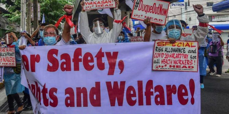 Priest accuses Philippine govt of betraying health workers