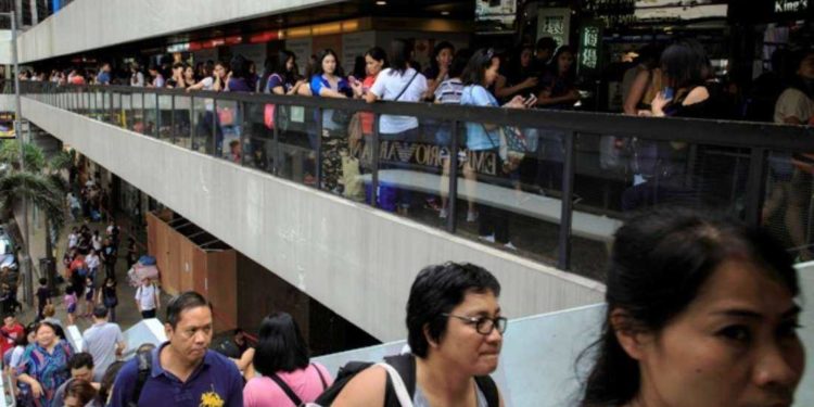 Church and govt pair up to protect Filipino migrants