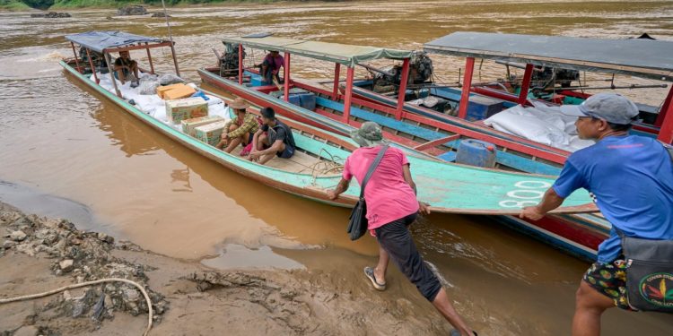 To help those in hiding, catechists from Myanmar deliver food, supplies