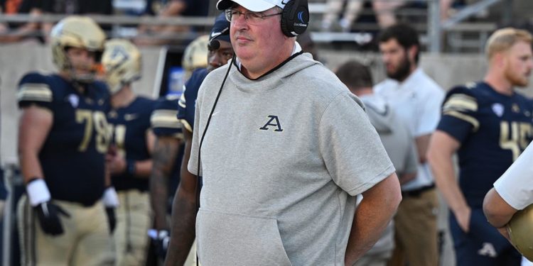 Struggling Akron the perfect place for Joe Moorhead to land