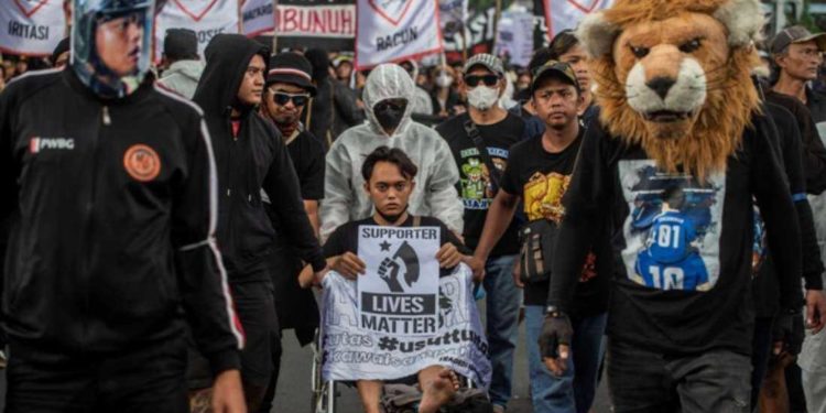 Turning to religion in a year of Indonesian crises