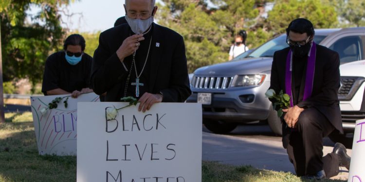 Pope Francis praises El Paso Bishop Mark Seitz as strong leader