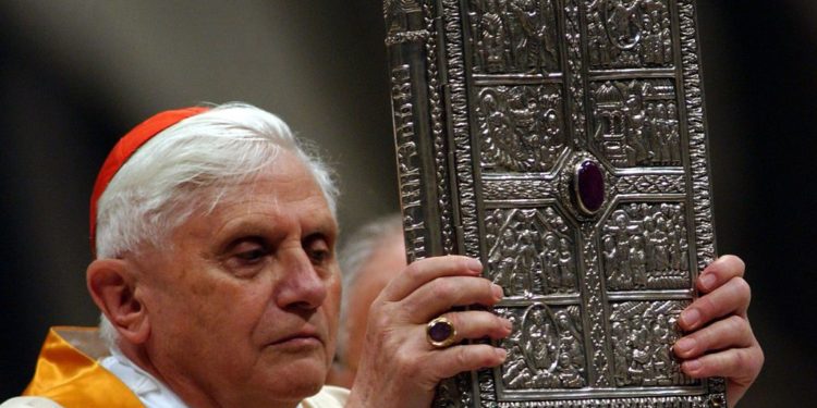 ‘Trust in Providence’: Faithful pray for Benedict XVI at special Mass in Rome