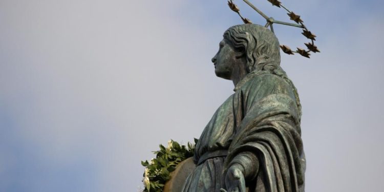 Pope Francis calls on Catholics to entrust themselves to Our Lady, prays for peace in Ukraine