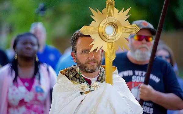 Eucharistic Revival aims for ‘encounter’ with Christ – Arkansas Catholic