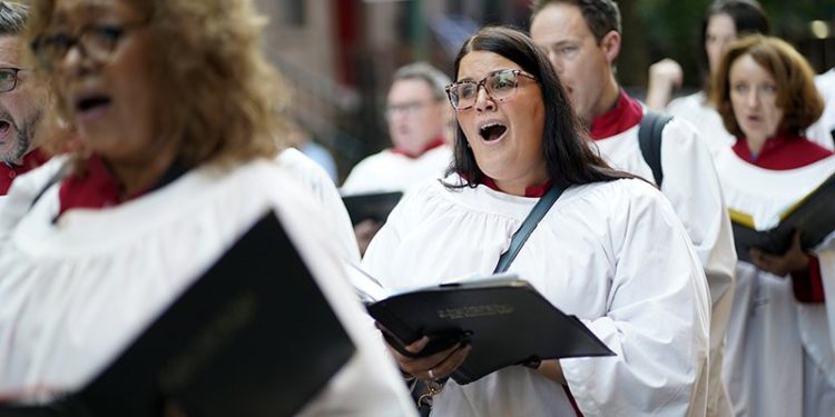 USCCB sponsors Eucharistic Revival songwriting competition