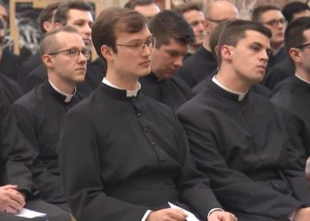 Faith is a call to service and mission, pope tells U.S. seminarians