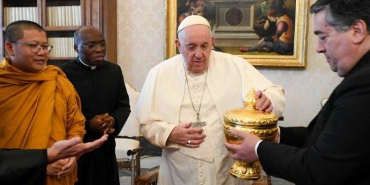 Interreligious dialogue good for planet, pope says