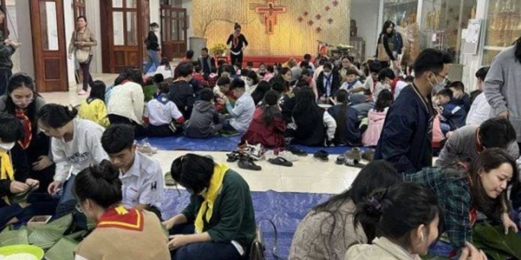 Vietnam Church asks students to respect God, motherland