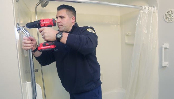 Free programs in Akron, Green can help prevent falls