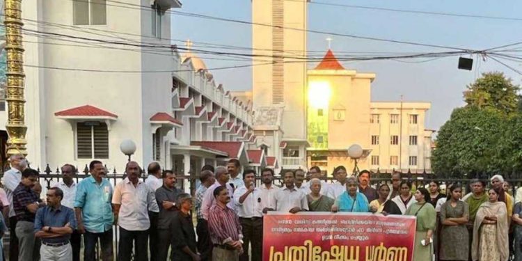 Indian parishioners stage stir to reopen Cathedral