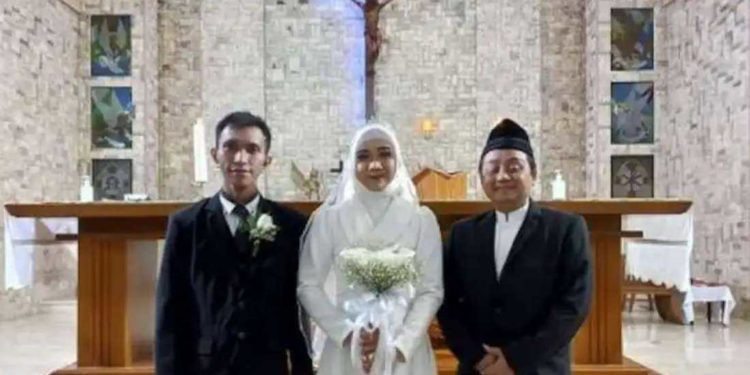 Indonesia upholds ban on interfaith marriage