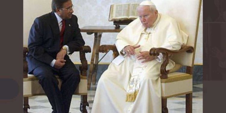 Pakistan Catholics pay tribute to General Musharraf