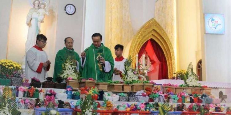 Vietnam diocese buries 700 aborted fetuses