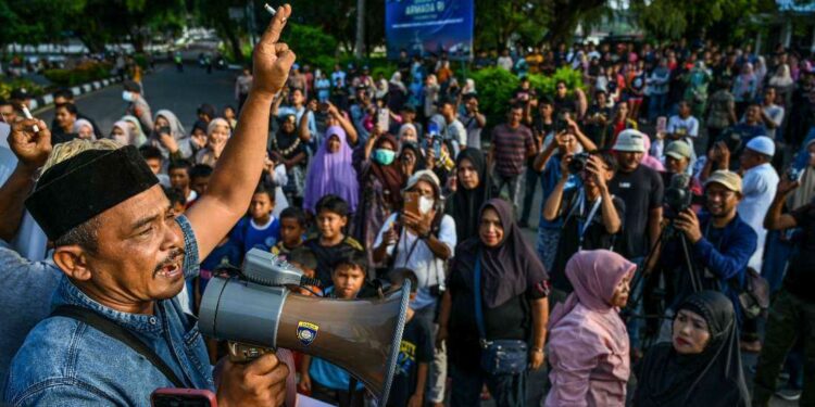 Fake news fuels anti-Rohingya sentiment in Indonesia