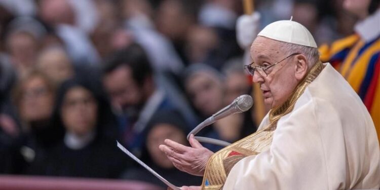 Pope Francis urges consecrated men and women to cultivate ‘an intense interior life’