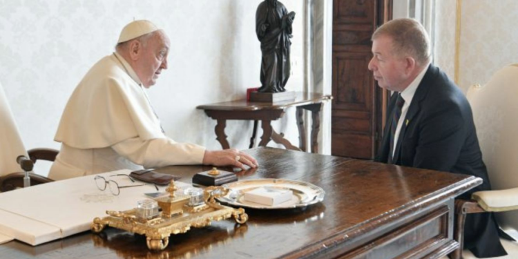 In letter to ‘Jewish brothers and sisters’ Pope Francis laments ‘terrible increase’ in attacks against Jews