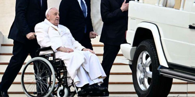 Pope urges the prideful not to judge